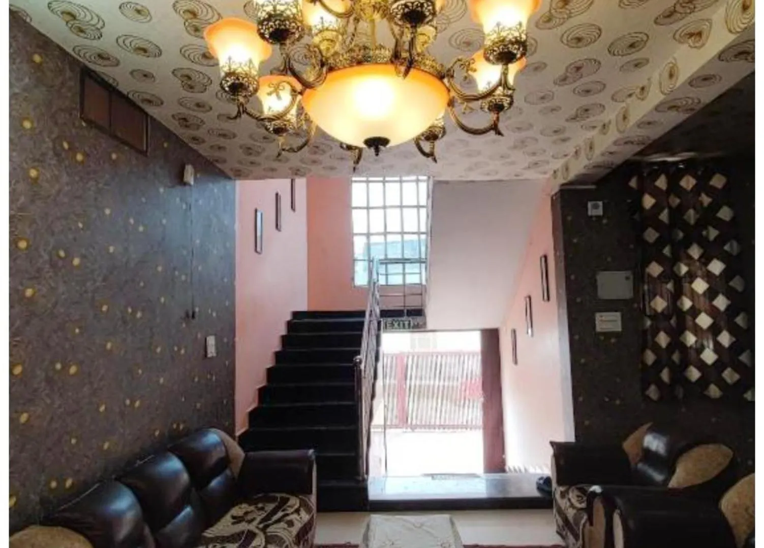 **  Hotel K-A-S-H-I-N-E-S-T Near Sarnath Buddhist Temple - Offers Air Conditioned Rooms With Wifi Facility - Parking & Room Service - Prime Location - Best Selling In Varanasi Hindistan