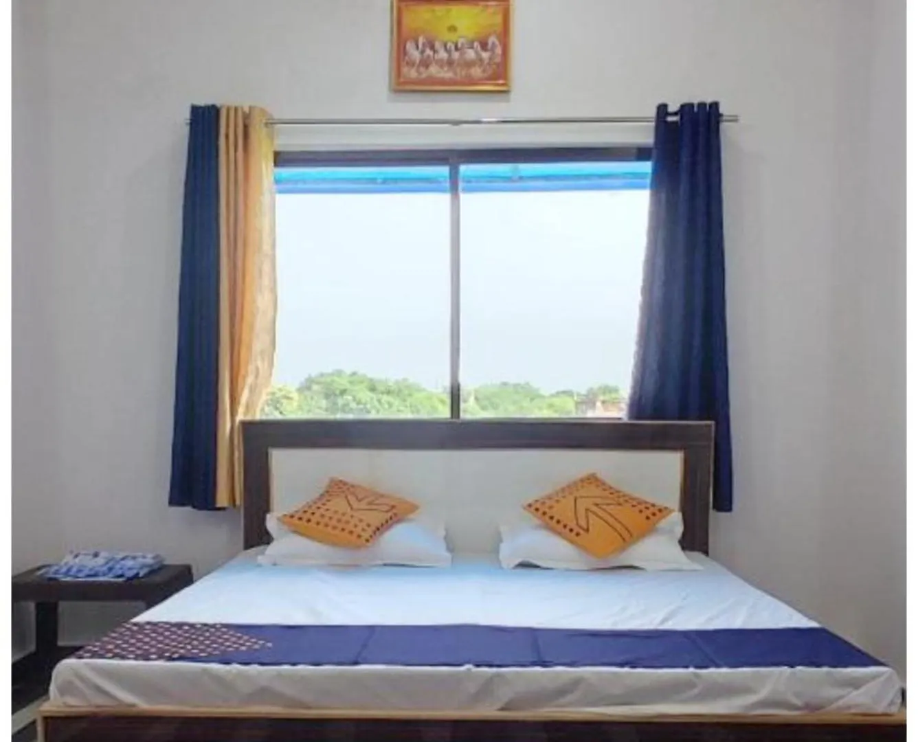 Hotel K-A-S-H-I-N-E-S-T Near Sarnath Buddhist Temple - Offers Air Conditioned Rooms With Wifi Facility - Parking & Room Service - Prime Location - Best Selling In Varanasi
