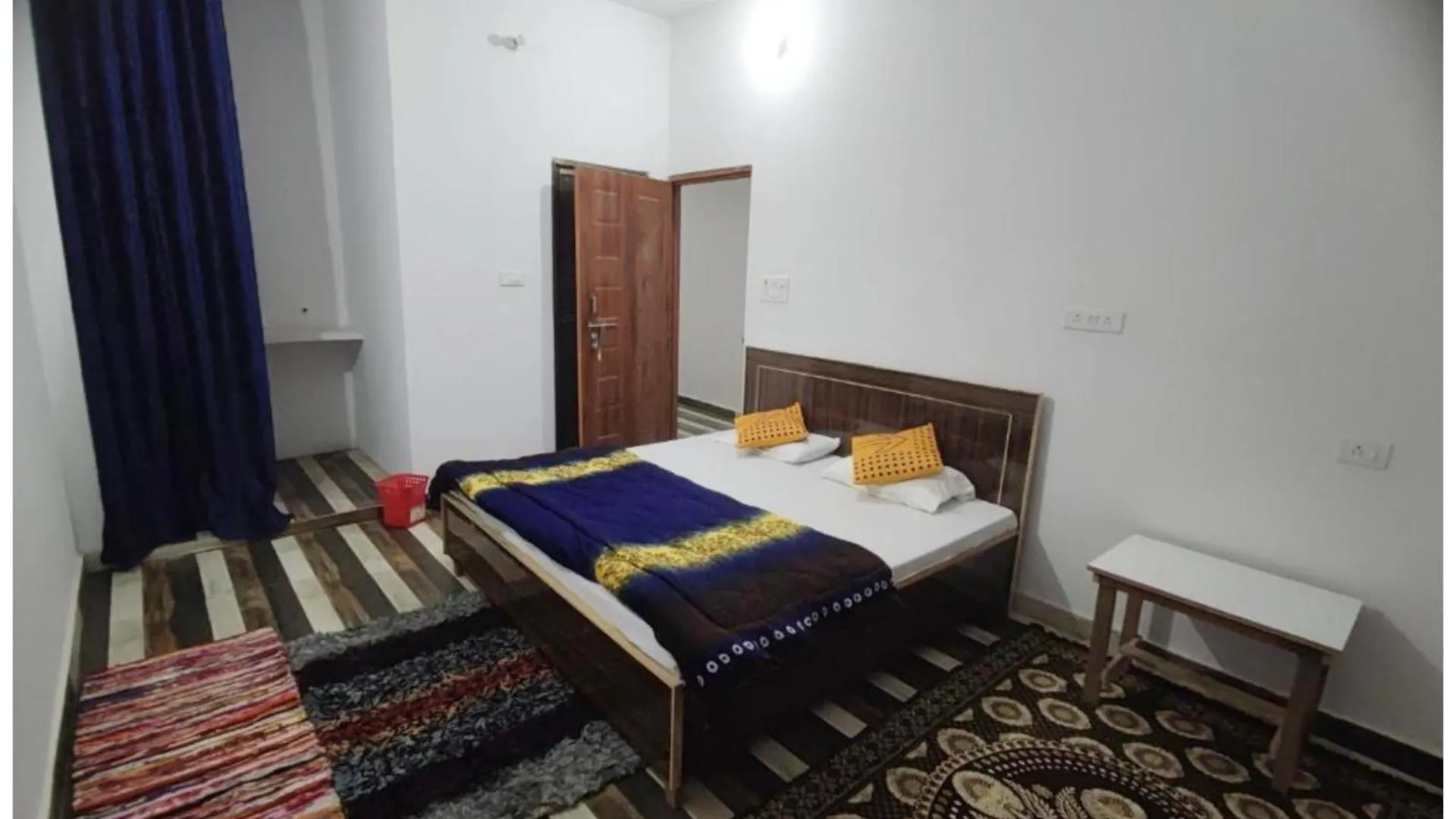 Hotel K-A-S-H-I-N-E-S-T Near Sarnath Buddhist Temple - Offers Air Conditioned Rooms With Wifi Facility - Parking & Room Service - Prime Location - Best Selling In Varanasi Hindistan