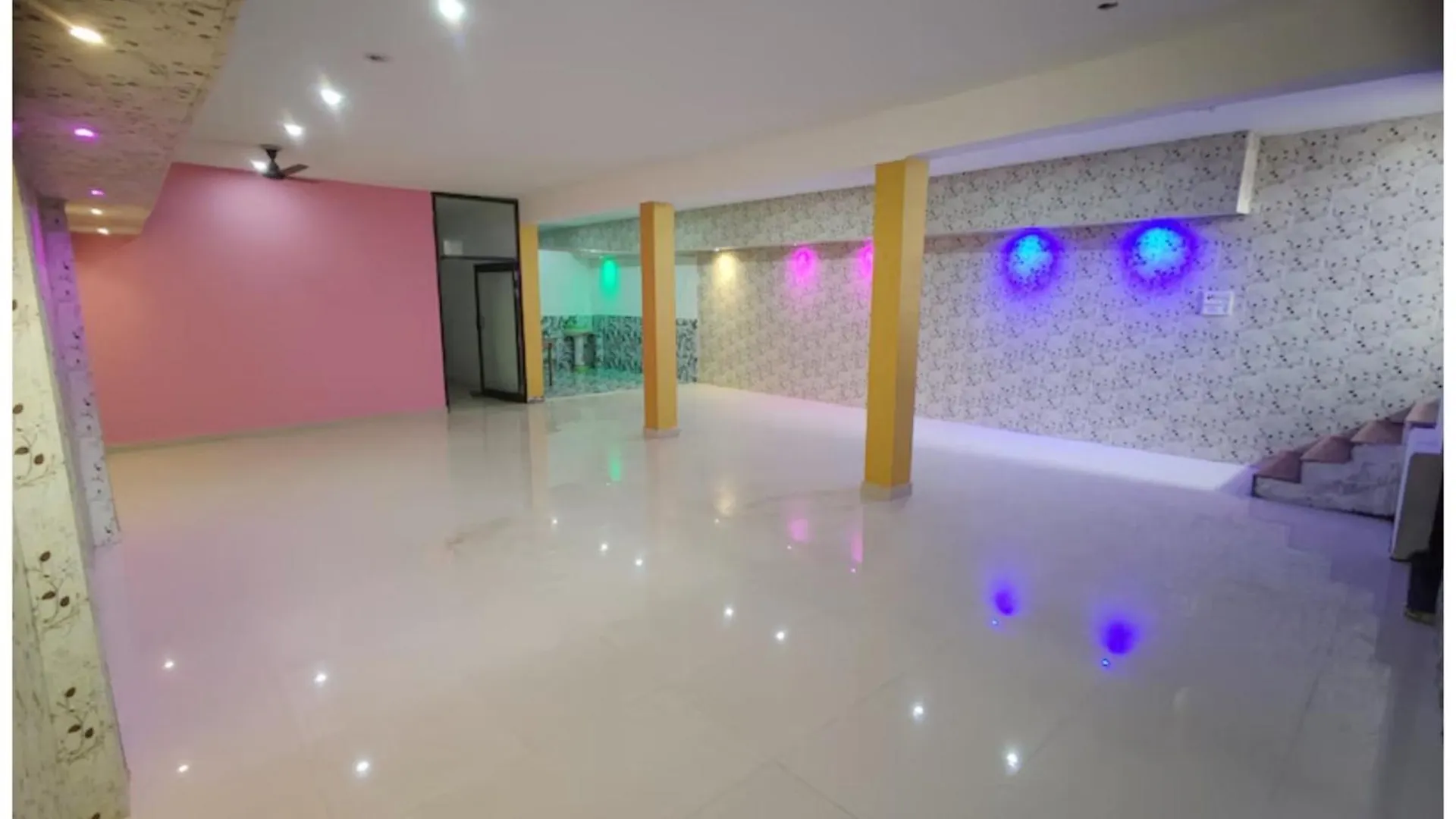 Hotel K-A-S-H-I-N-E-S-T Near Sarnath Buddhist Temple - Offers Air Conditioned Rooms With Wifi Facility - Parking & Room Service - Prime Location - Best Selling In Varanasi 2*,  Hindistan