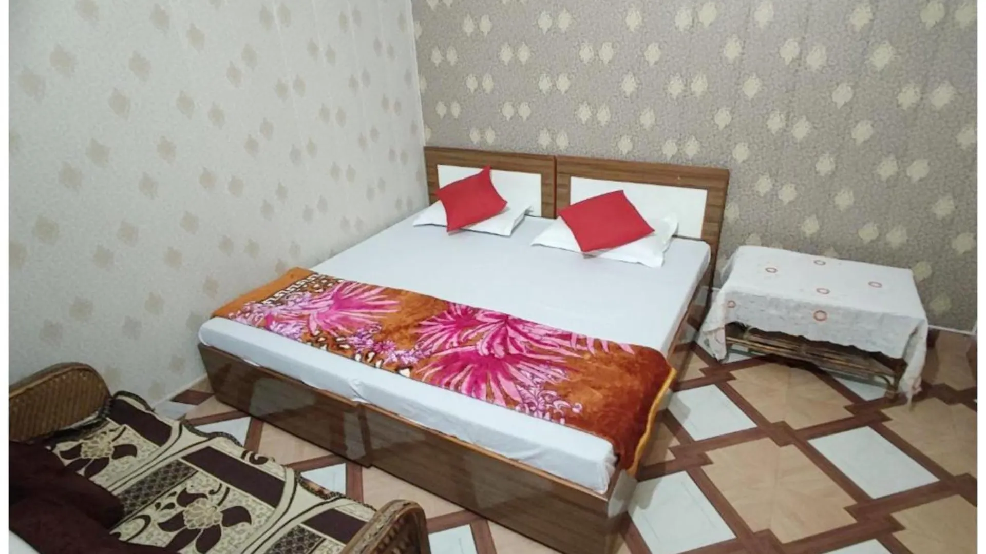 Hotel K-A-S-H-I-N-E-S-T Near Sarnath Buddhist Temple - Offers Air Conditioned Rooms With Wifi Facility - Parking & Room Service - Prime Location - Best Selling In Varanasi