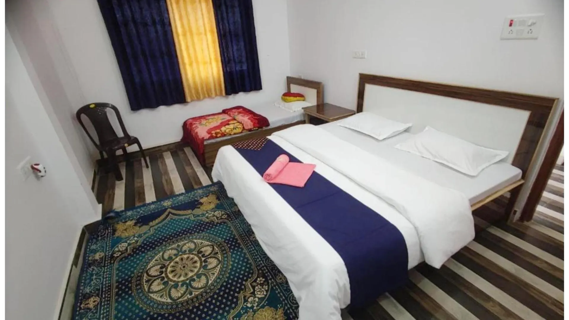 Hotel K-A-S-H-I-N-E-S-T Near Sarnath Buddhist Temple - Offers Air Conditioned Rooms With Wifi Facility - Parking & Room Service - Prime Location - Best Selling In Varanasi 2*,