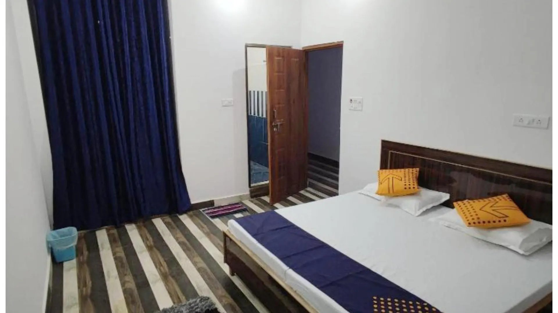 Hotel K-A-S-H-I-N-E-S-T Near Sarnath Buddhist Temple - Offers Air Conditioned Rooms With Wifi Facility - Parking & Room Service - Prime Location - Best Selling In Varanasi Hindistan