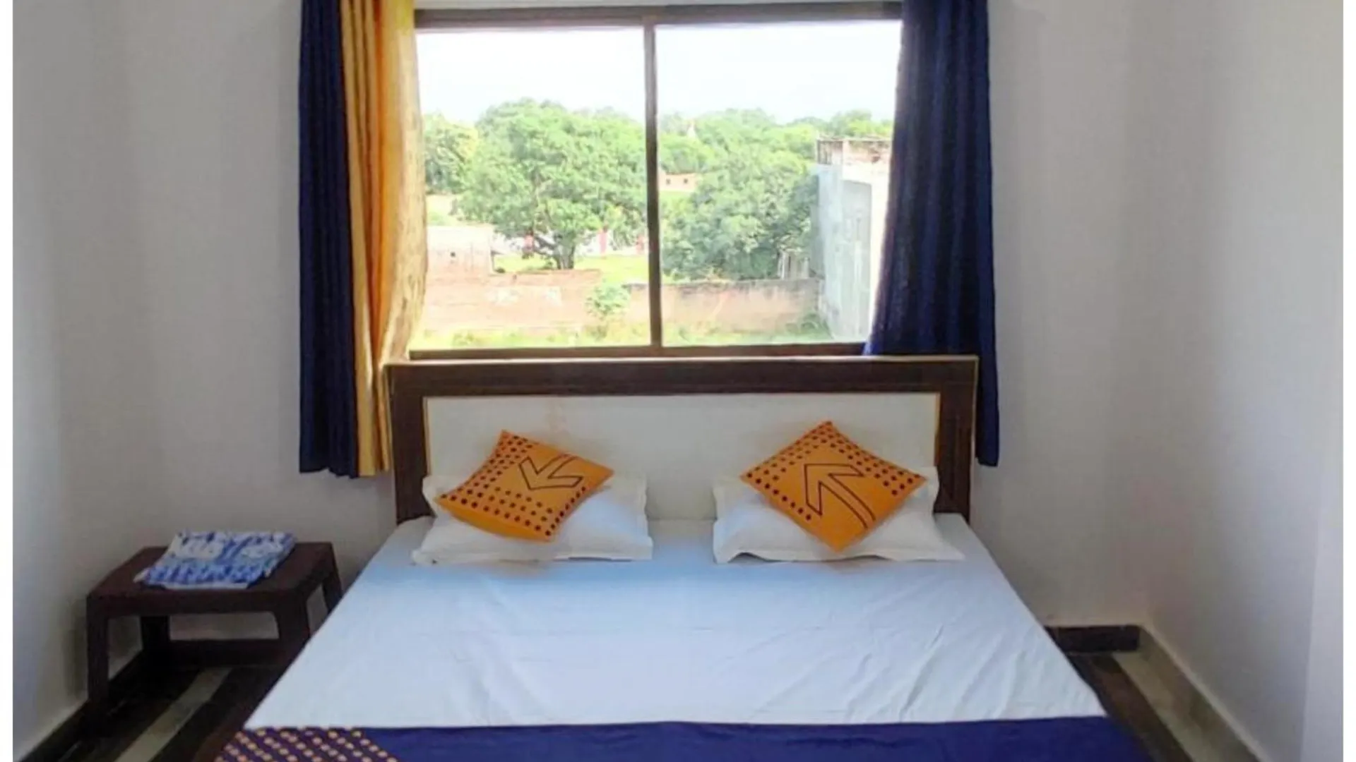 Hotel K-A-S-H-I-N-E-S-T Near Sarnath Buddhist Temple - Offers Air Conditioned Rooms With Wifi Facility - Parking & Room Service - Prime Location - Best Selling In Varanasi